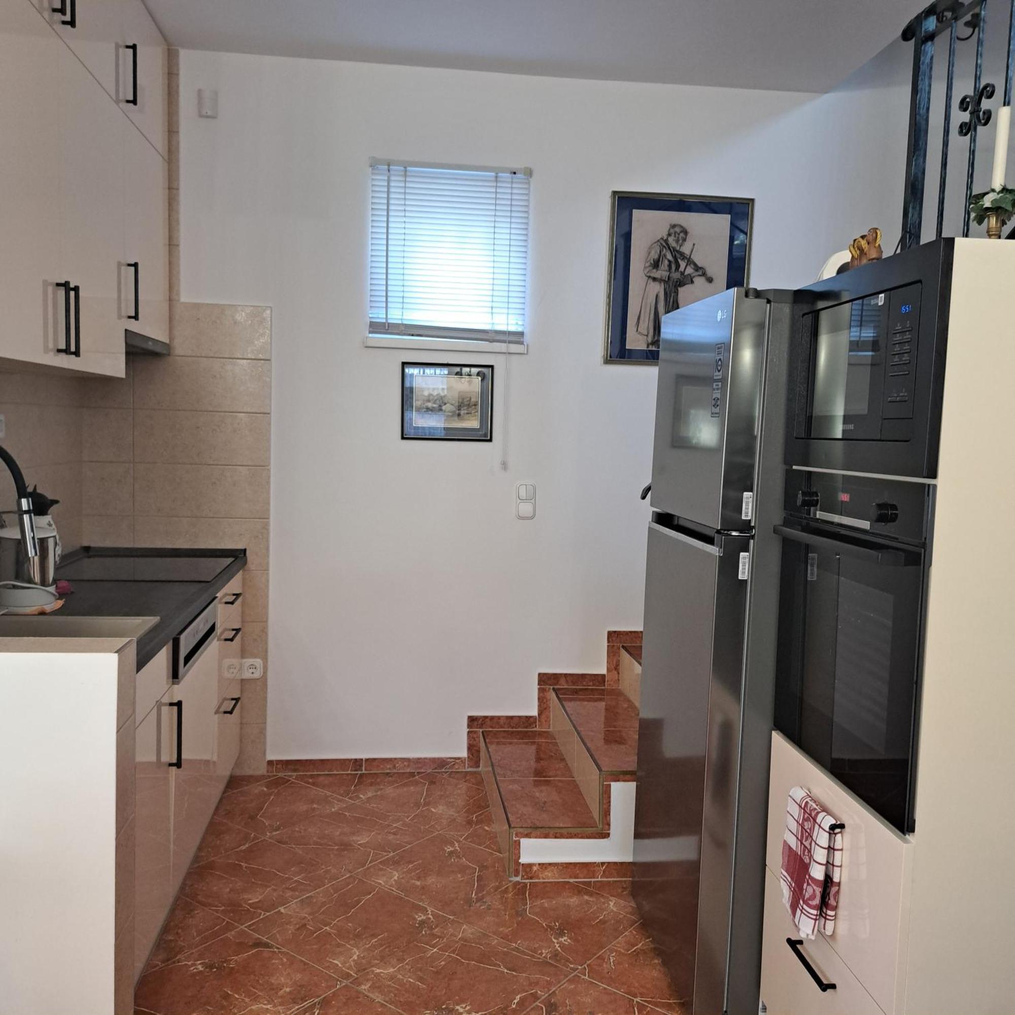 Tavirozsa Apartment Balatonfůzfő Bagian luar foto