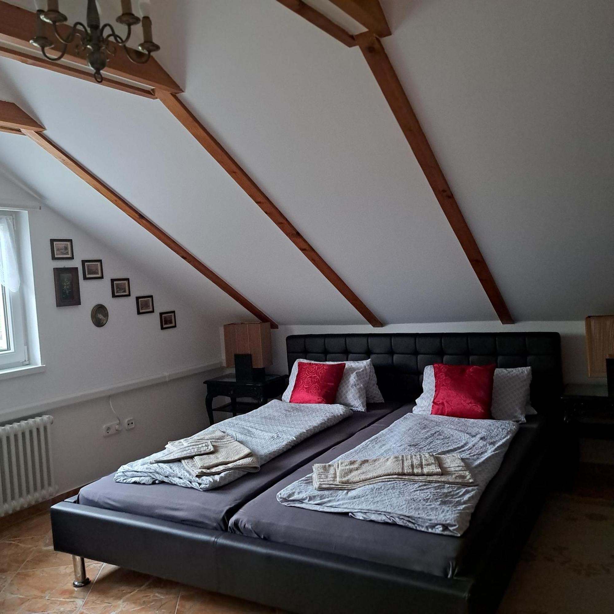 Tavirozsa Apartment Balatonfůzfő Ruang foto
