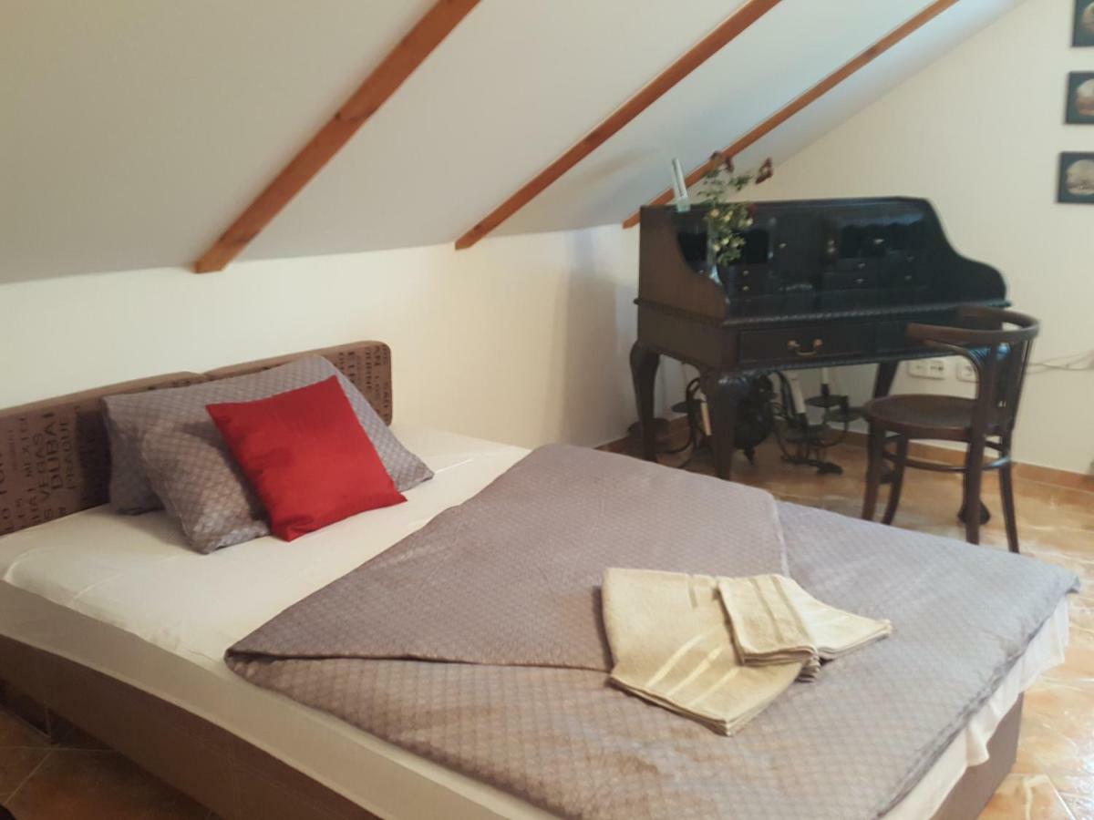 Tavirozsa Apartment Balatonfůzfő Bagian luar foto